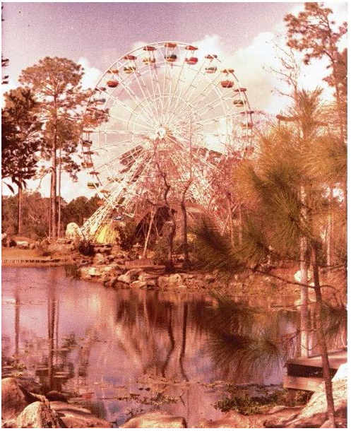 Ferris Wheel in Marco Polo Park.